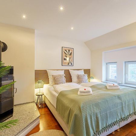 Maisonette Am Holstentor Mit Dachterrasse Und Heimkino Lubeck Exterior photo